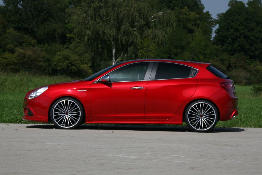  Alfa Romeo Giulietta by Novitec Rosso (940) 2011 года  (фото 15 из 21)